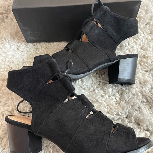 Faux suede lace up block heels - Picture 6 of 6